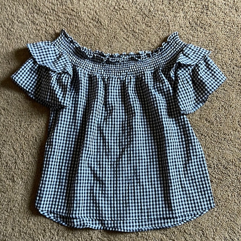 Laiu off the shoulder shirt, plaid.size small. Never worn.